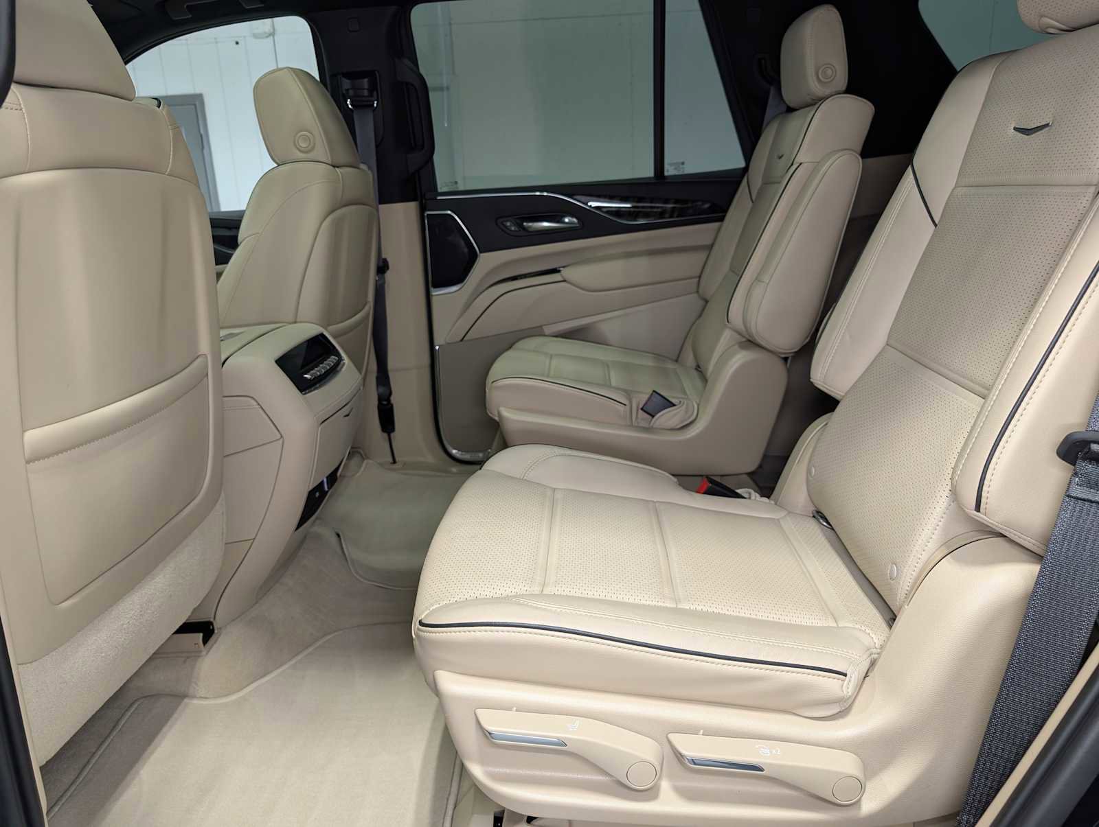 Certified 2021 Cadillac Escalade Premium Luxury image 26