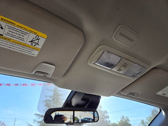 Used 2022 Nissan Titan SV image 20