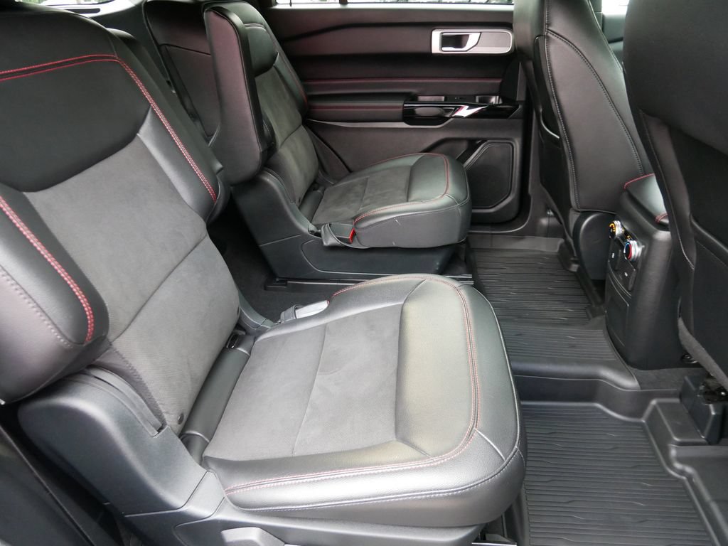 Certified 2023 Ford Explorer ST-Line AWD/4WD image 8
