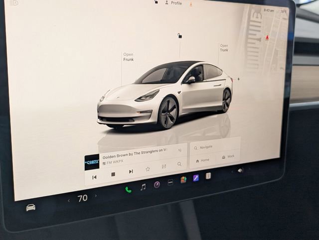Used 2023 Tesla Model 3 Standard Range image 17