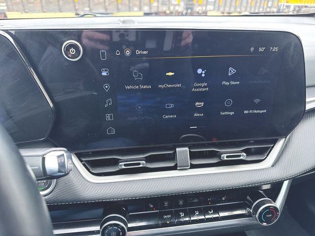 Used 2025 Chevrolet Equinox LT image 13