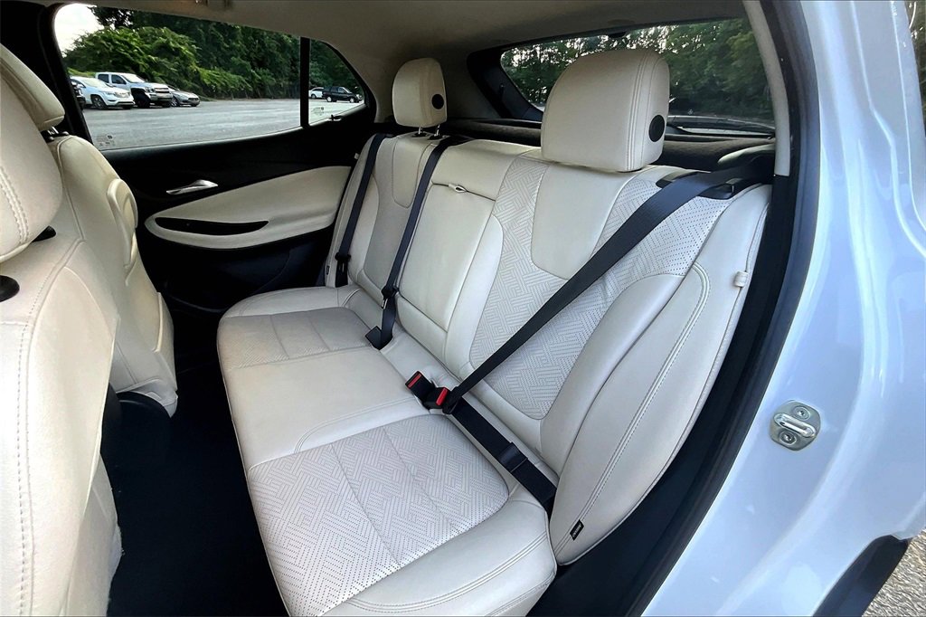 Certified 2022 Buick Encore GX Essence w/ Advanced Technology Package image 20