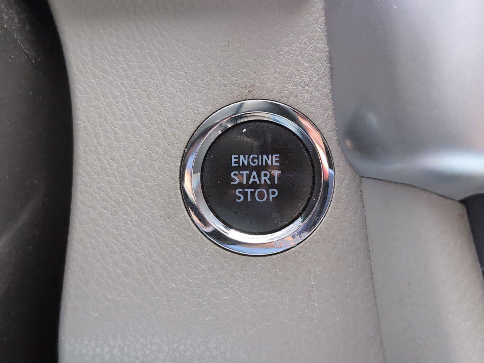 Used 2019 Toyota Highlander XLE AWD/4WD image 24