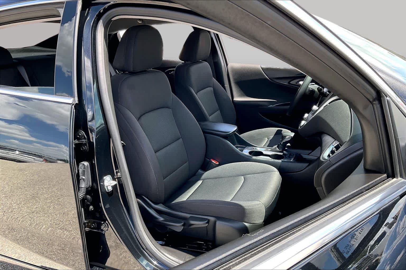 Used 2024 Chevrolet Malibu LS FWD image 9