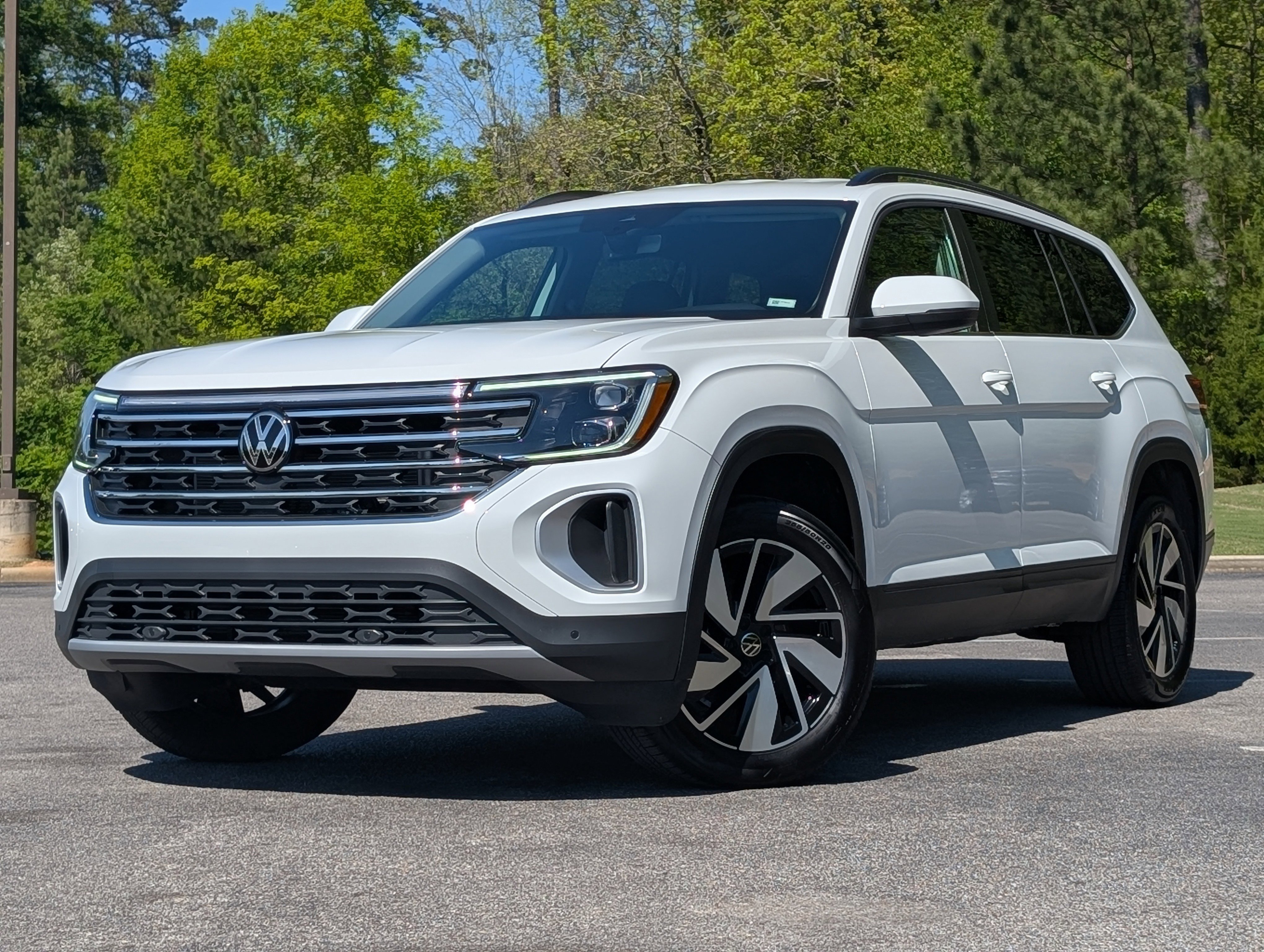 Used 2024 Volkswagen Atlas SE image 4