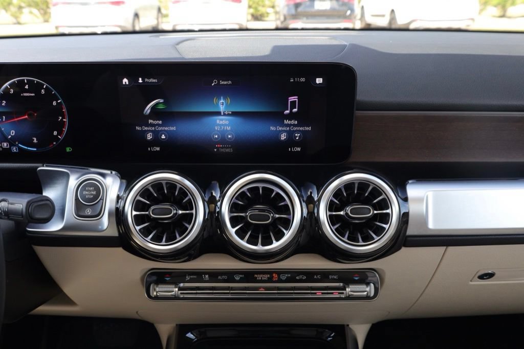 Certified 2023 Mercedes-Benz GLB 250 image 17