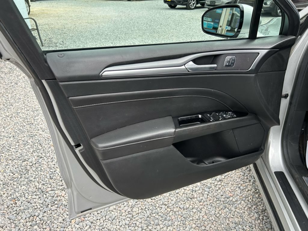 Used 2015 Ford Fusion Energi Titanium w/ Driver Assist Package FWD image 8