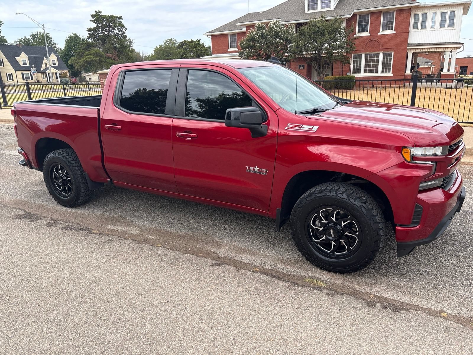 Used 2021 Chevrolet Silverado 1500 RST AWD/4WD image 2