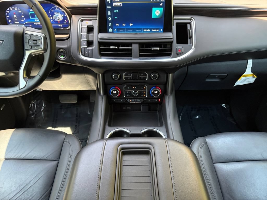 Used 2024 Chevrolet Tahoe Z71 w/ Luxury Package AWD/4WD image 18