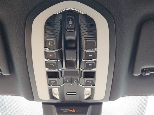 Used 2022 Porsche Macan GTS image 12