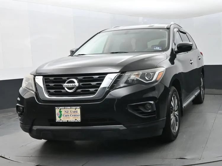 Used 2017 Nissan Pathfinder SV AWD/4WD image 1