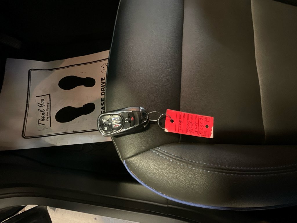 Used 2025 Buick Envista Sport Touring w/ Convenience I Package FWD image 32