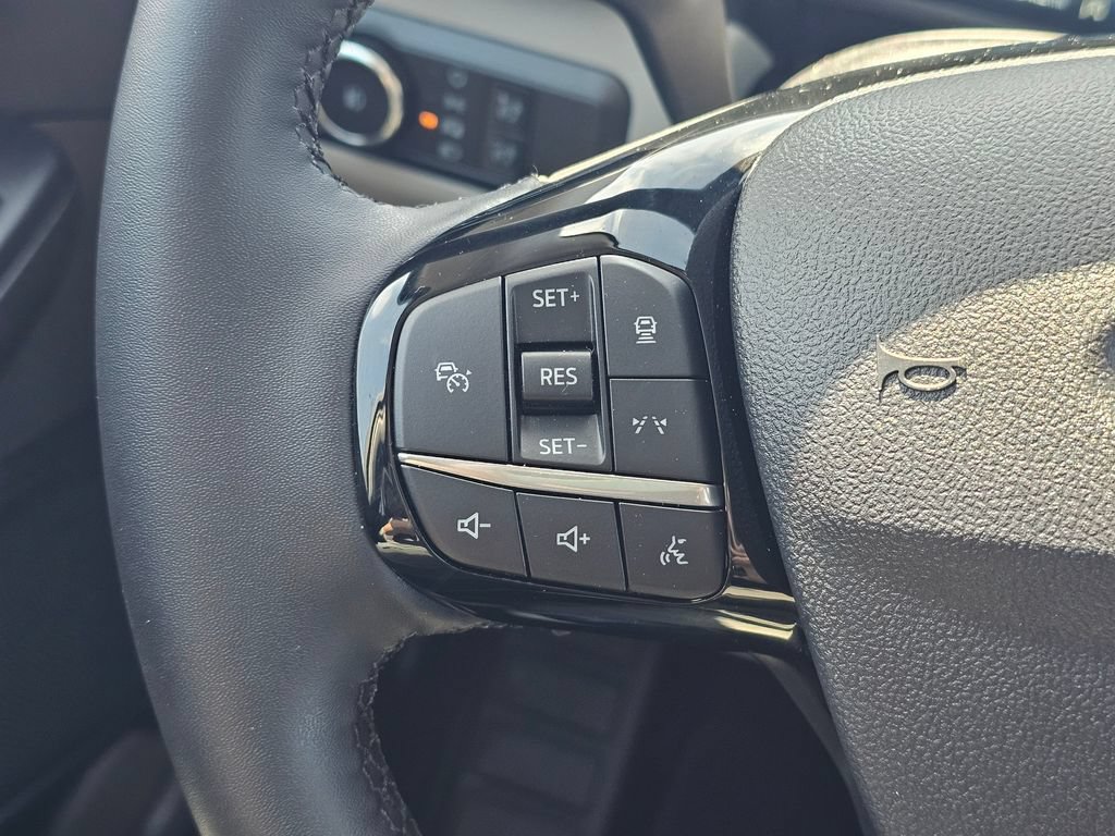 Used 2024 Ford Escape Platinum w/ Premium Technology Package AWD/4WD image 26