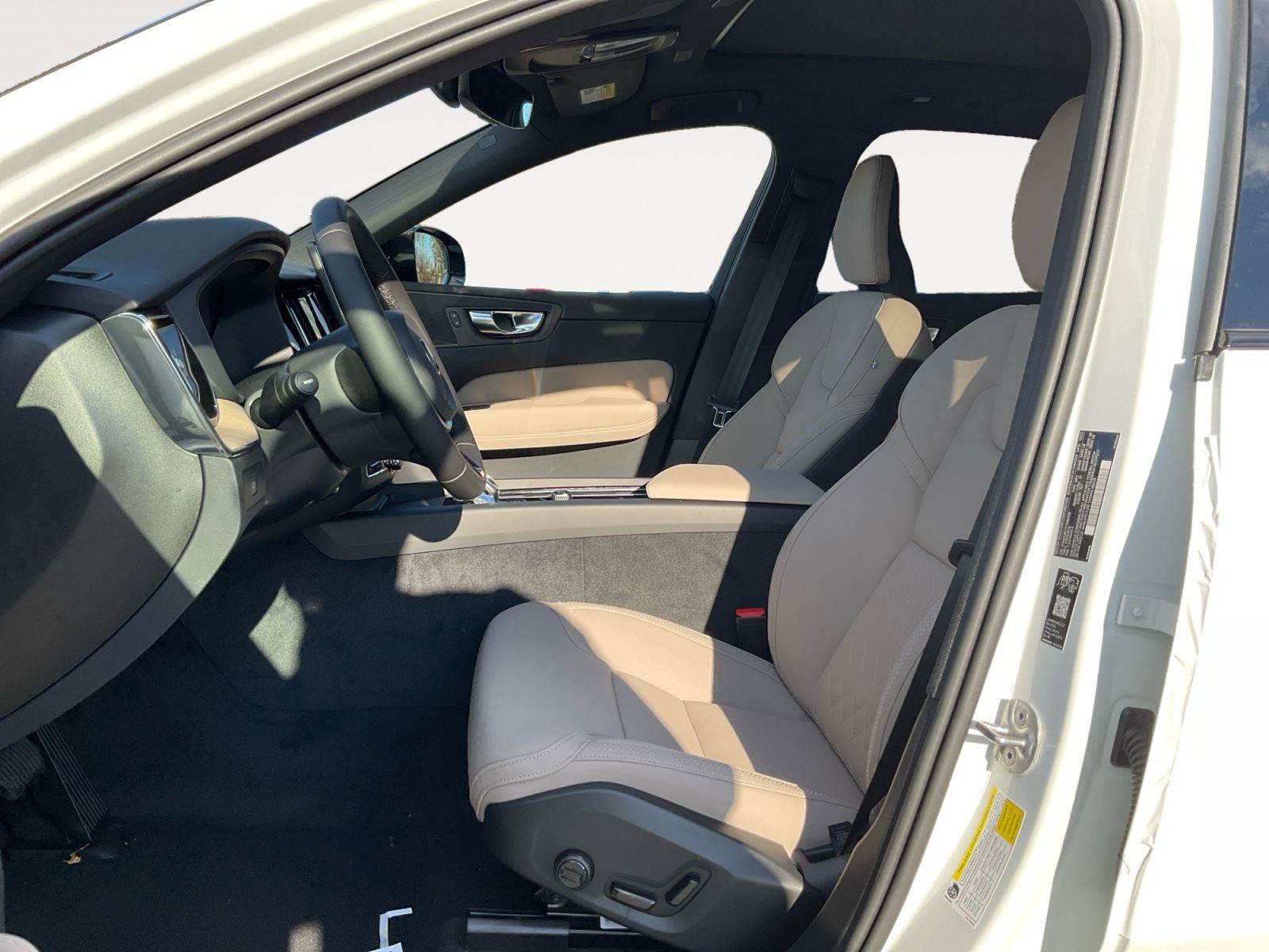 New 2026 Volvo XC60 B5 Plus w/ Protection Package Premier AWD/4WD image 9