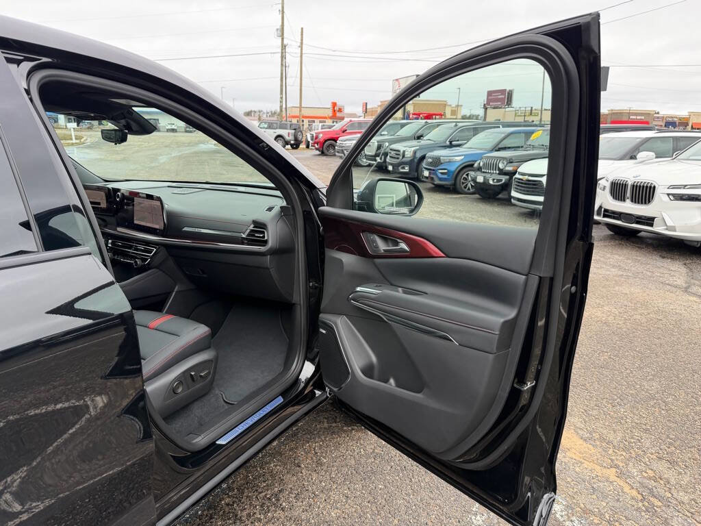 Used 2026 Chevrolet Traverse RS image 63