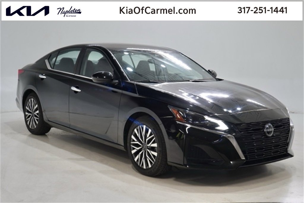 Used 2023 Nissan Altima 2.5 SV