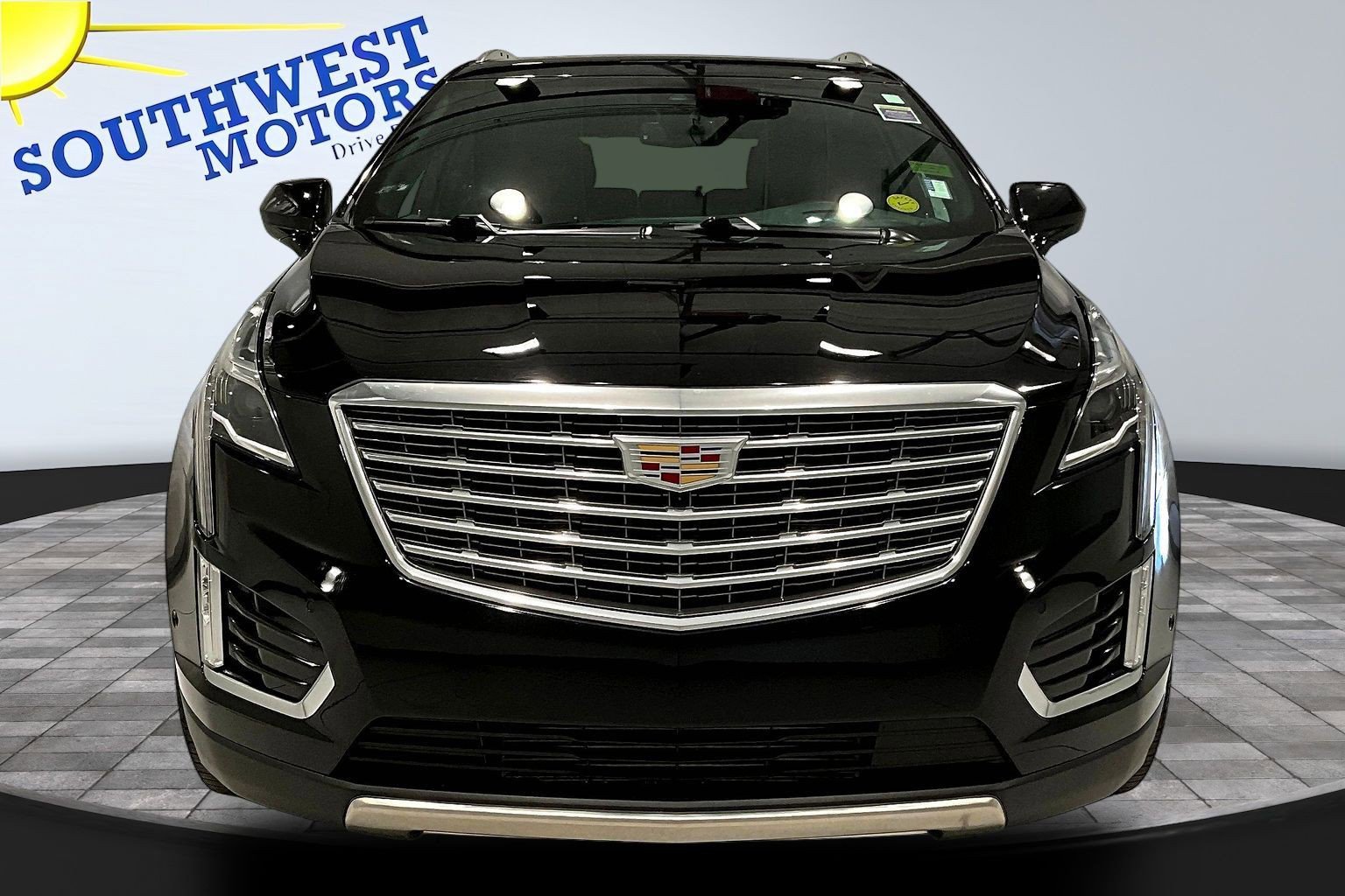 Used 2019 Cadillac XT5 Platinum AWD/4WD image 2