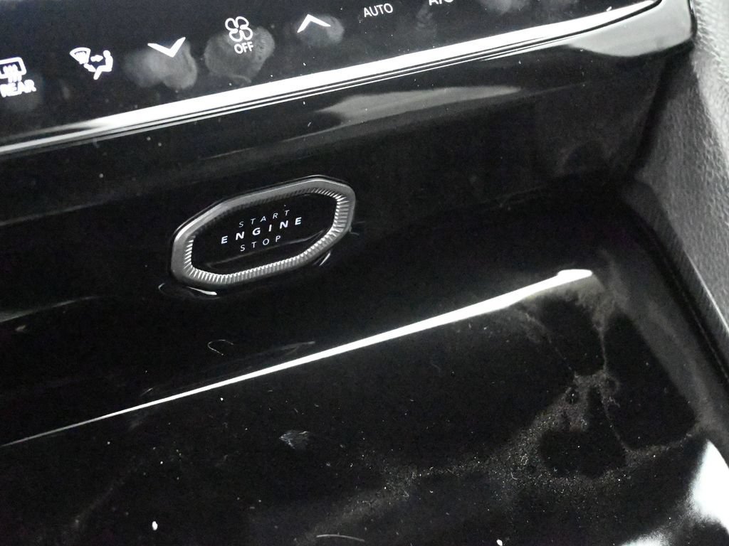 New 2026 Jeep Grand Cherokee Altitude AWD/4WD image 18