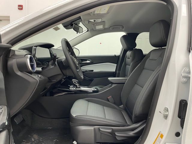 New 2026 Chevrolet Trax LT w/ Driver Confidence Package FWD image 9