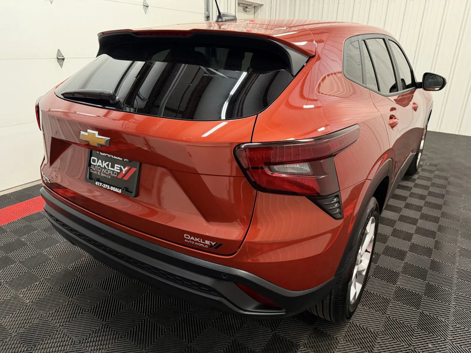 Used 2024 Chevrolet Trax LS w/ LS Convenience Package FWD image 16