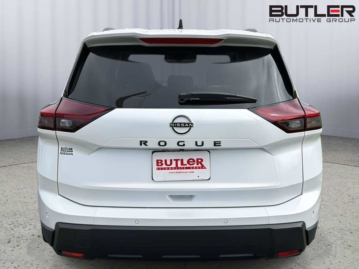 New 2026 Nissan Rogue Dark Armor FWD image 6