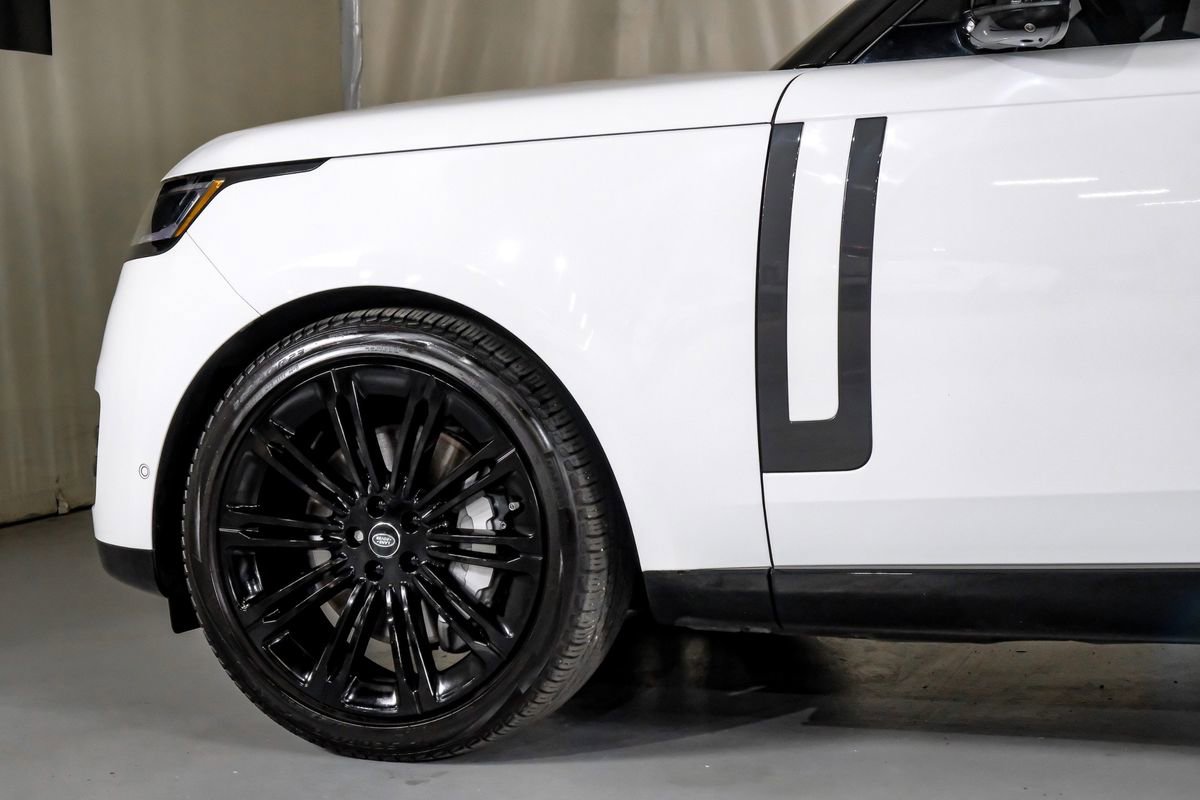 Used 2024 Land Rover Range Rover SE image 12