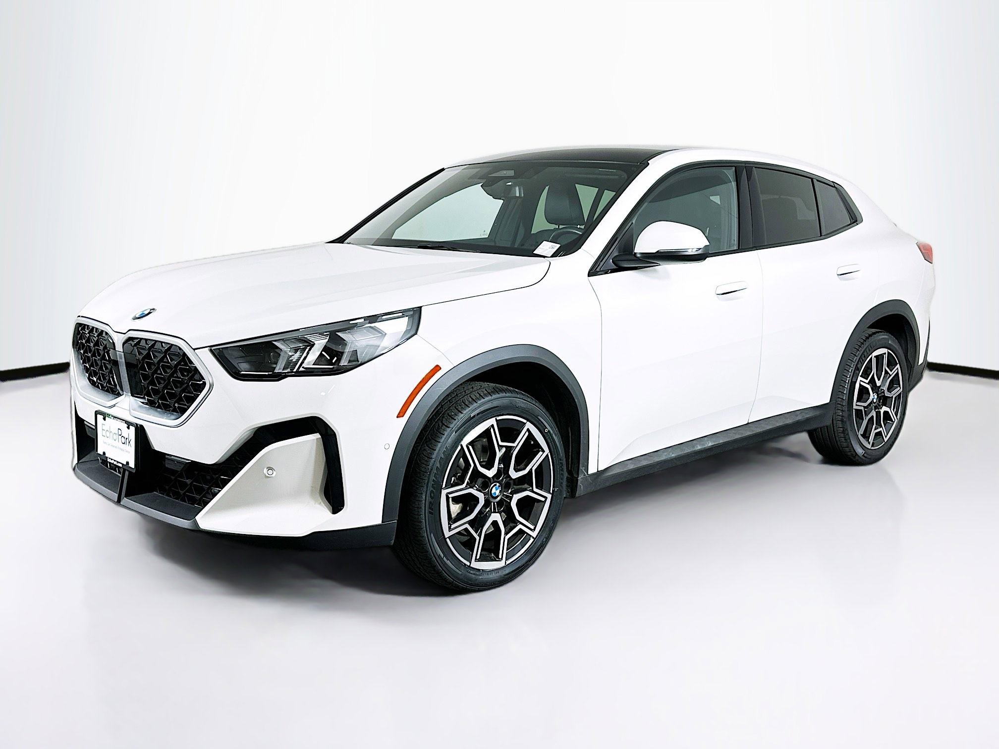 Used 2025 BMW X2 xDrive28i image 3