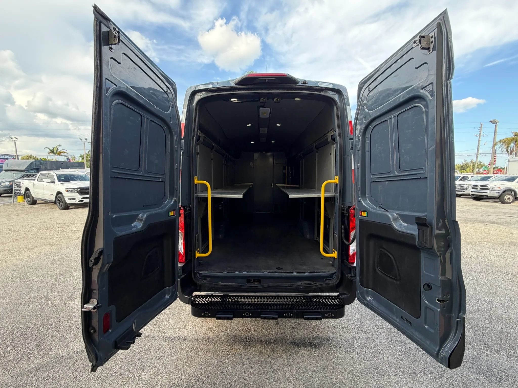 Used 2020 Ford Transit 250 148 High Roof Extended RWD image 5