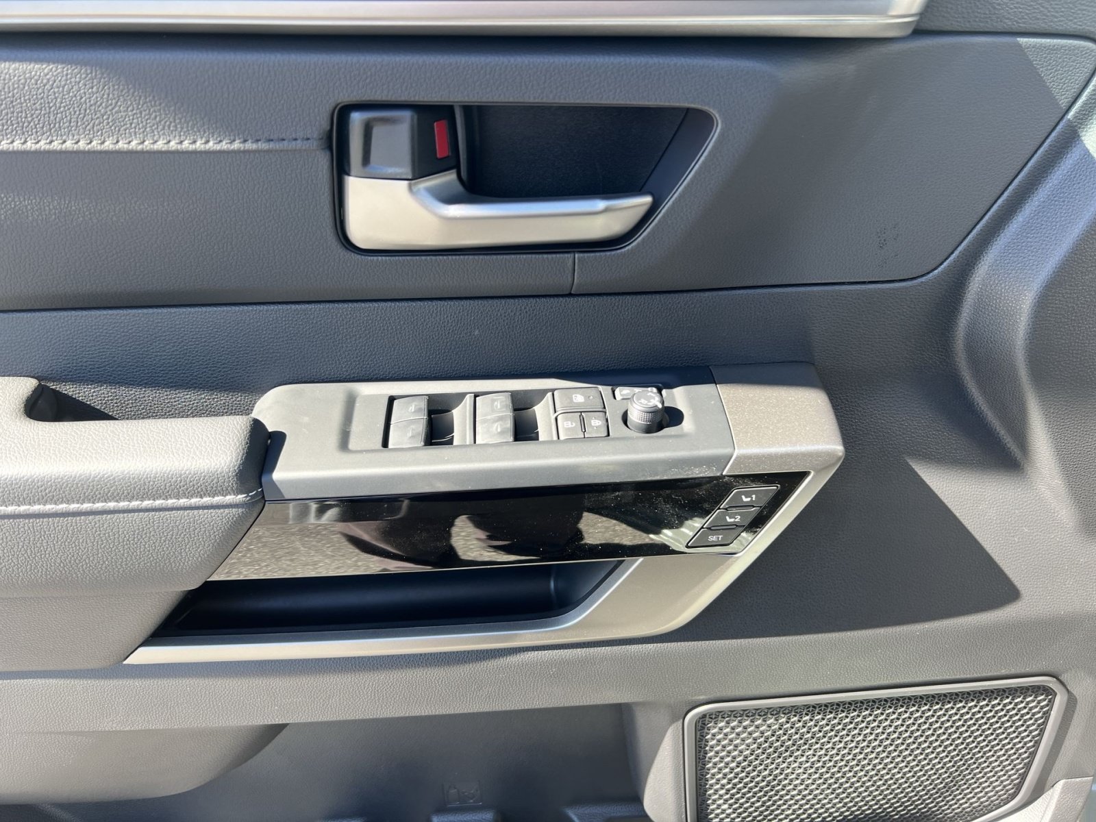 New 2026 Toyota Tundra Limited AWD/4WD image 15