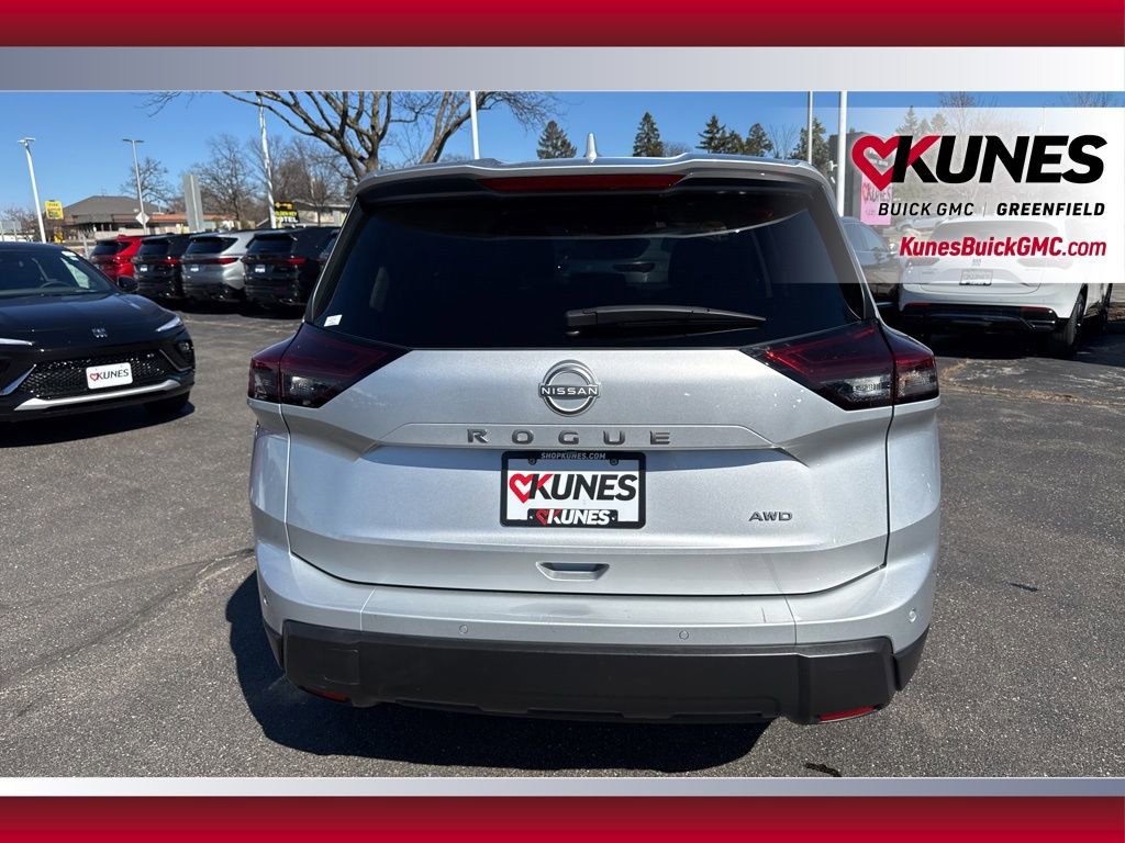 Used 2025 Nissan Rogue SV AWD/4WD image 6