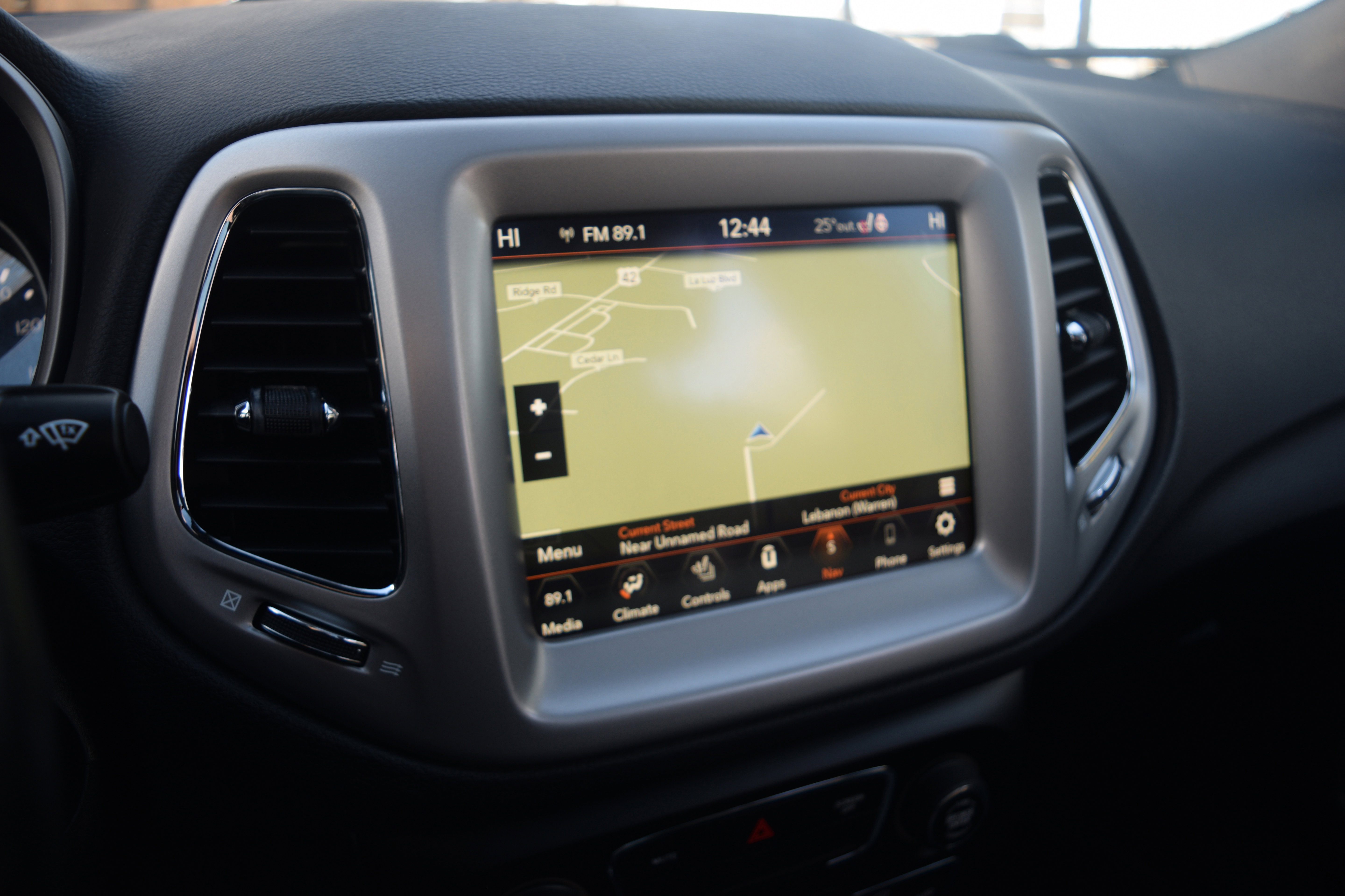 Used 2021 Jeep Compass Latitude w/ Sun and Sound Group image 9