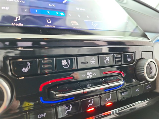 Used 2022 Jeep Grand Cherokee L Overland w/ Advanced Protech Group III image 36