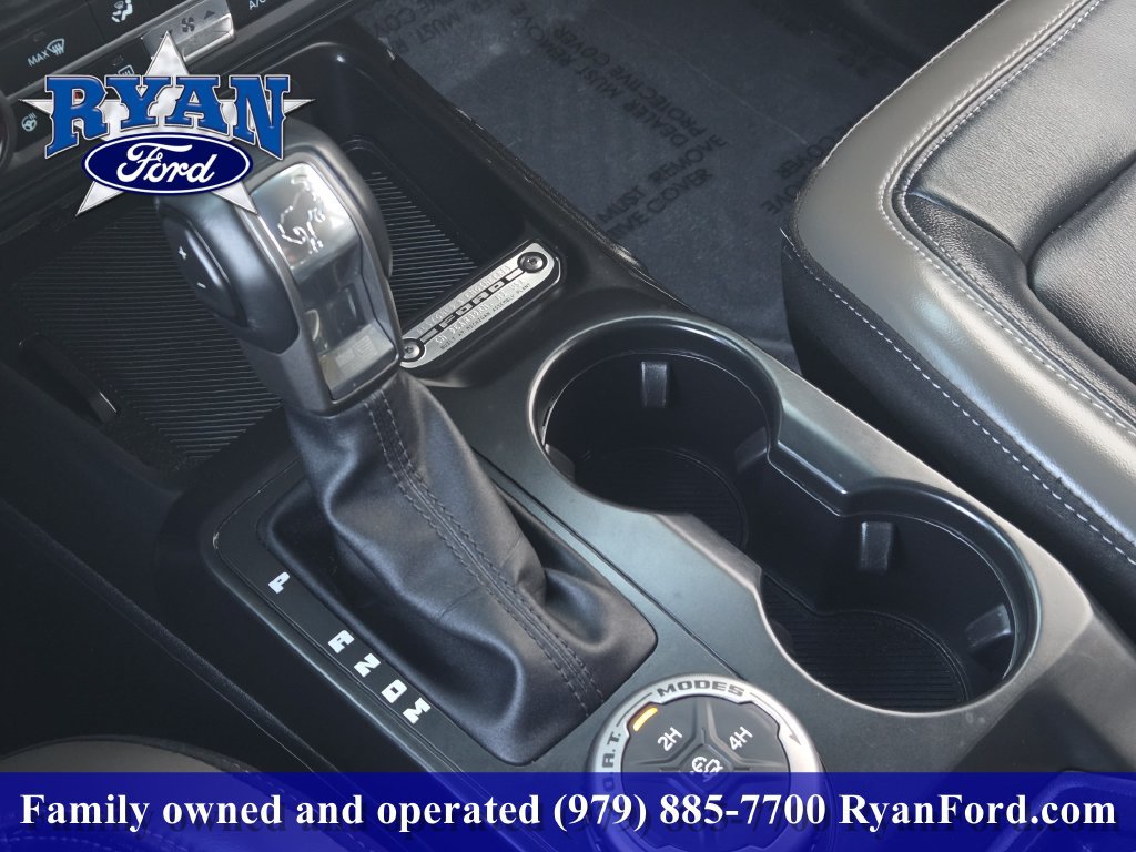 Used 2025 Ford Bronco Outer Banks AWD/4WD image 15