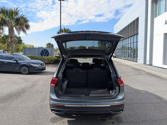 Used 2022 Volkswagen Tiguan SE image 7