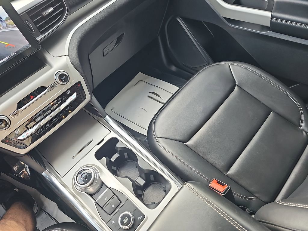 Used 2021 Ford Explorer XLT w/ Equipment Group 202A image 30