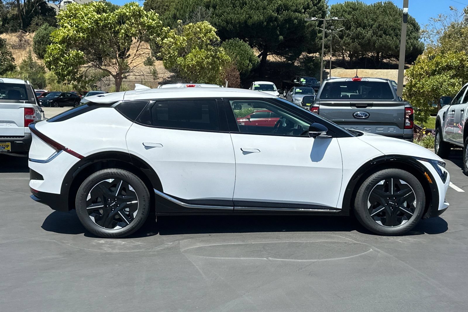 New 2026 Kia EV6 Wind RWD image 3