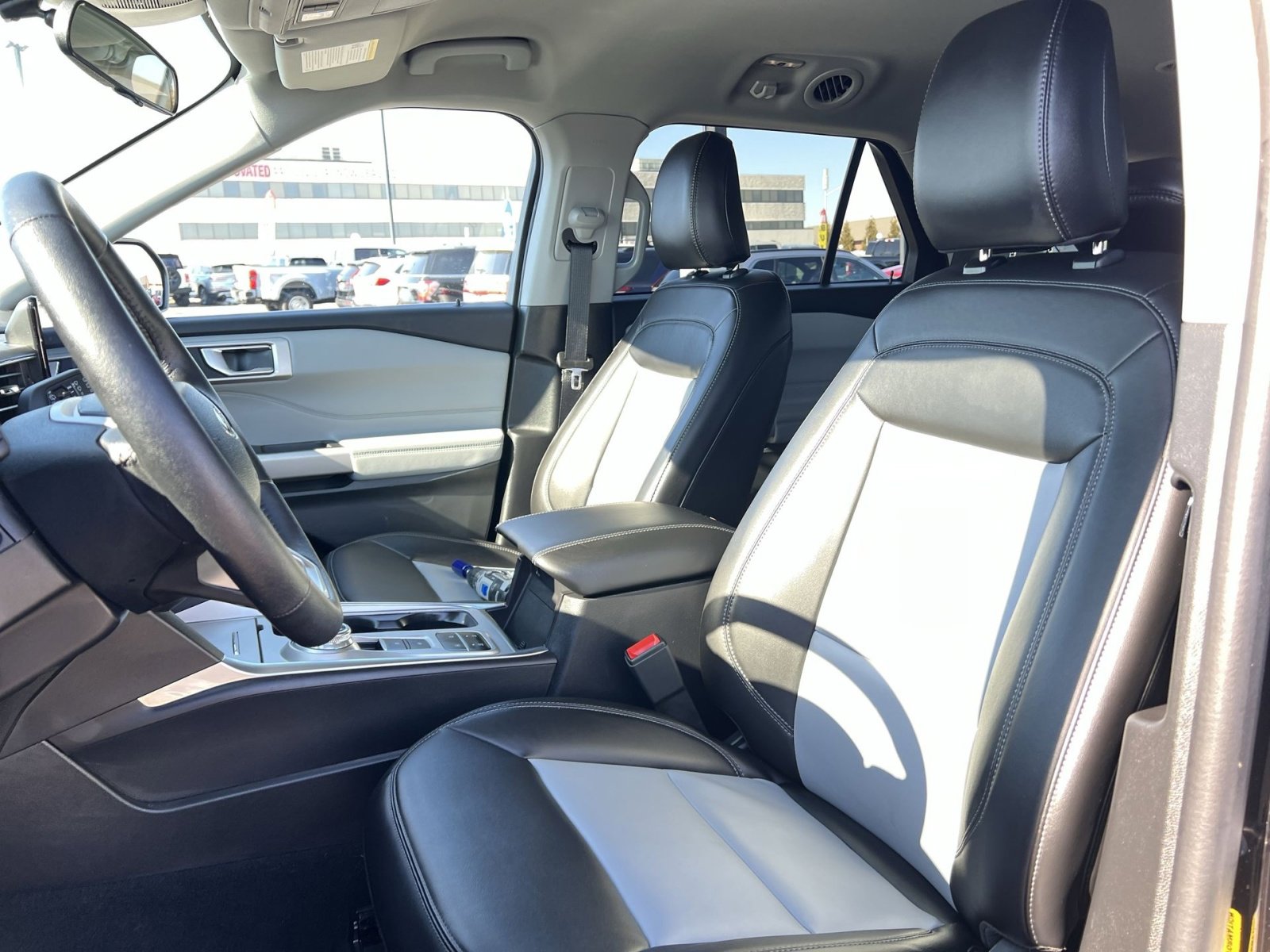 Used 2024 Ford Explorer XLT w/ Equipment Group 202A image 13