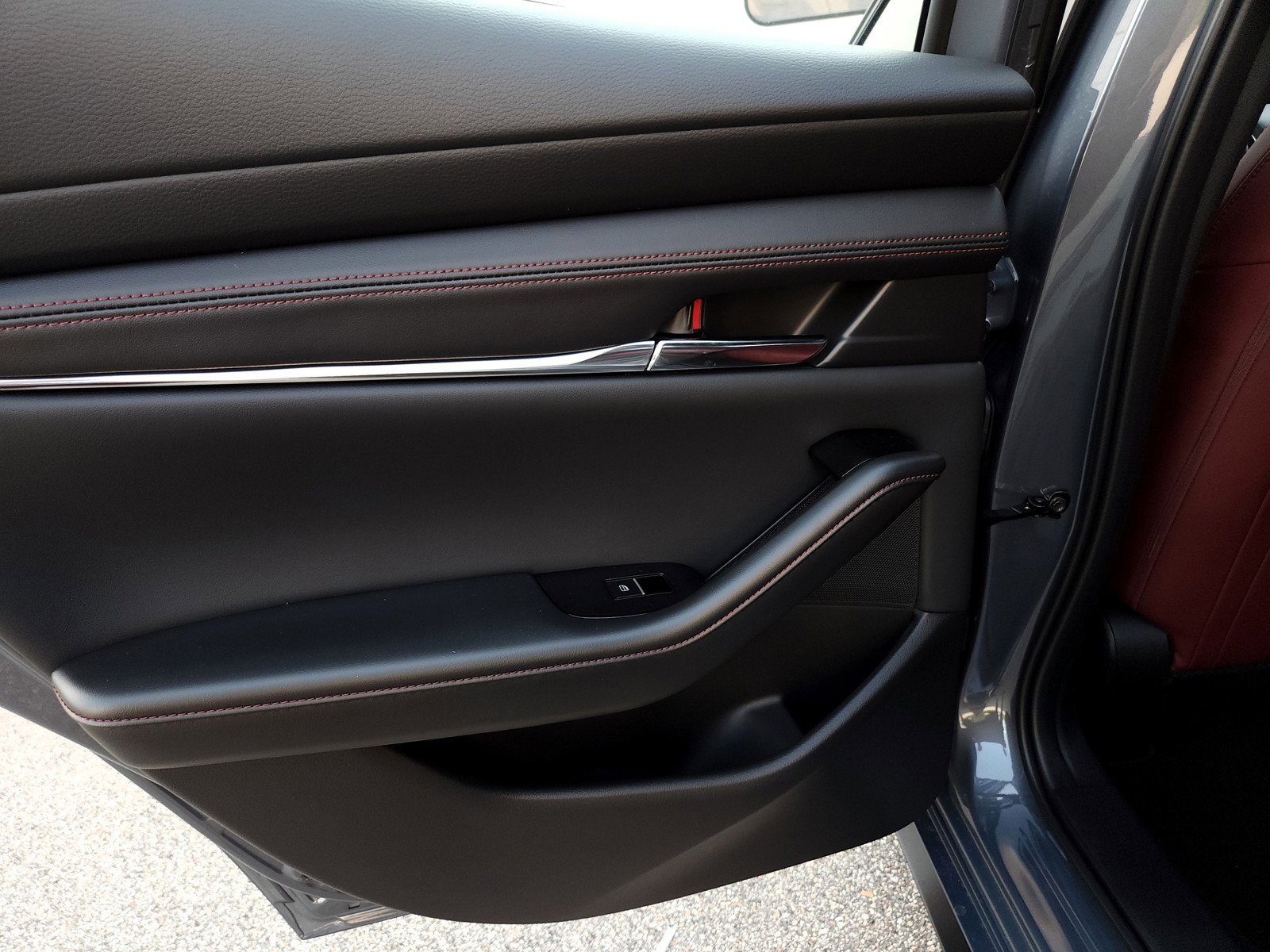 Used 2025 MAZDA MAZDA3 Carbon image 30