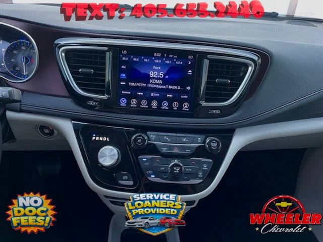 Used 2017 Chrysler Pacifica Limited FWD image 18