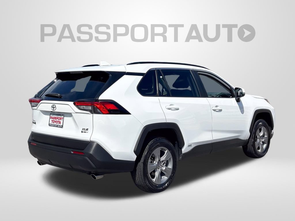 Used 2025 Toyota RAV4 XLE AWD/4WD image 8