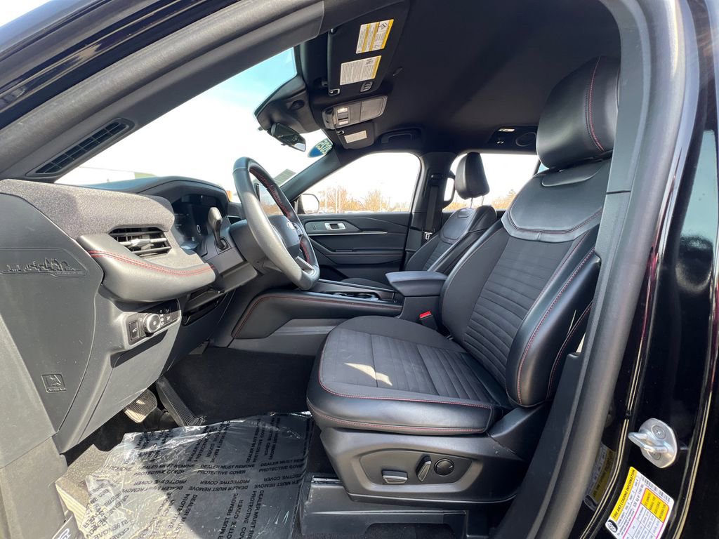 Used 2025 Ford Explorer ST-Line image 28