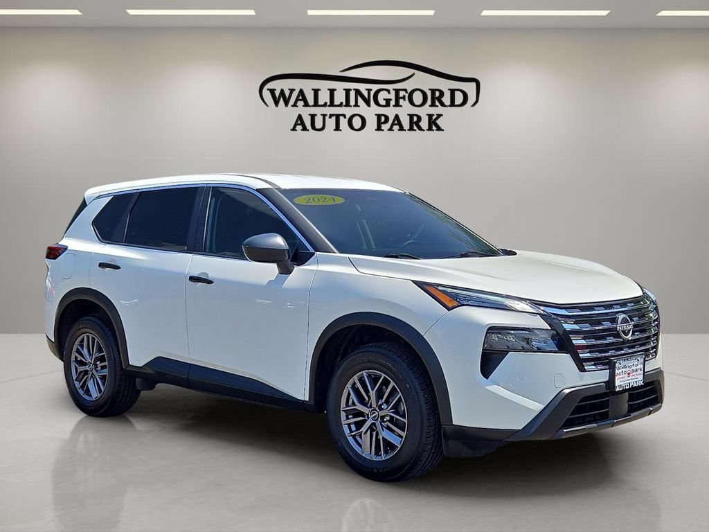 Used 2024 Nissan Rogue S AWD/4WD image 6