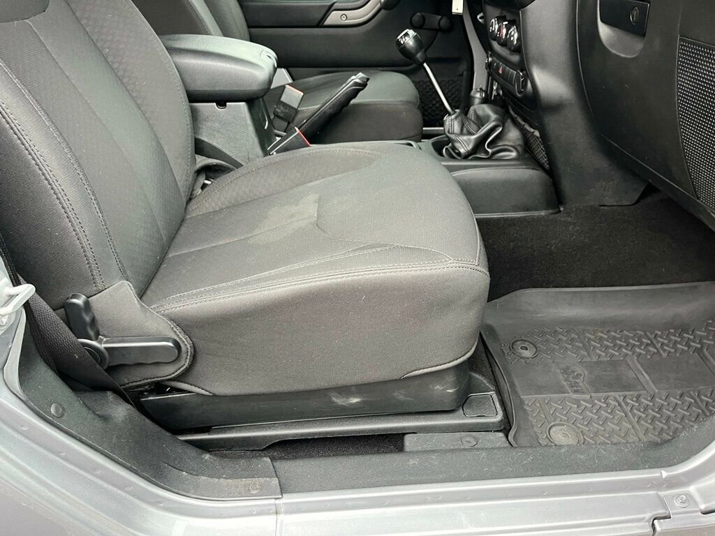 Used 2018 Jeep Wrangler Sport image 21