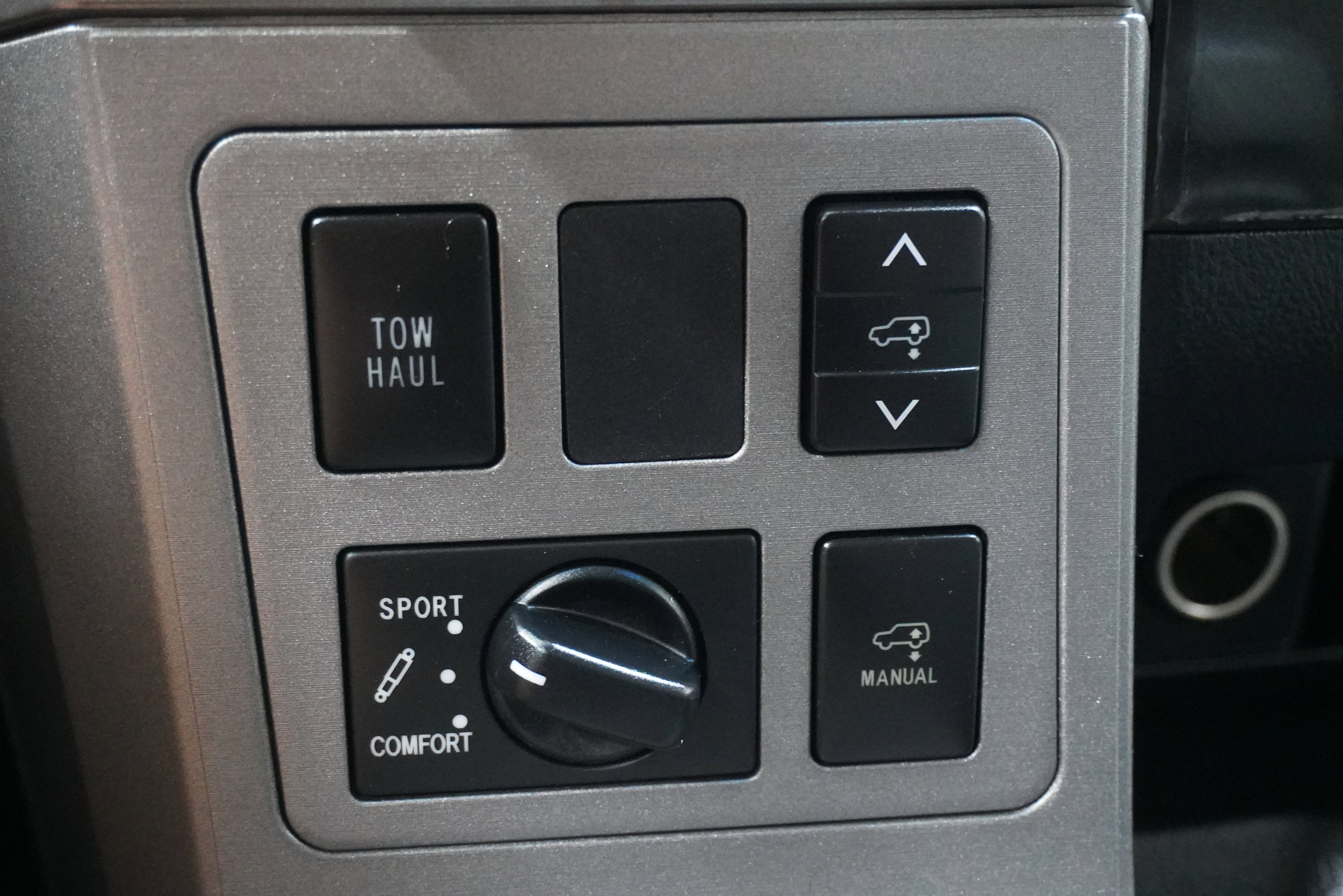 Used 2015 Toyota Sequoia Platinum image 25