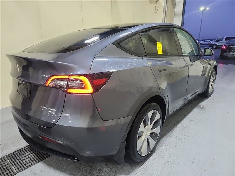 Used 2021 Tesla Model Y Long Range image 9