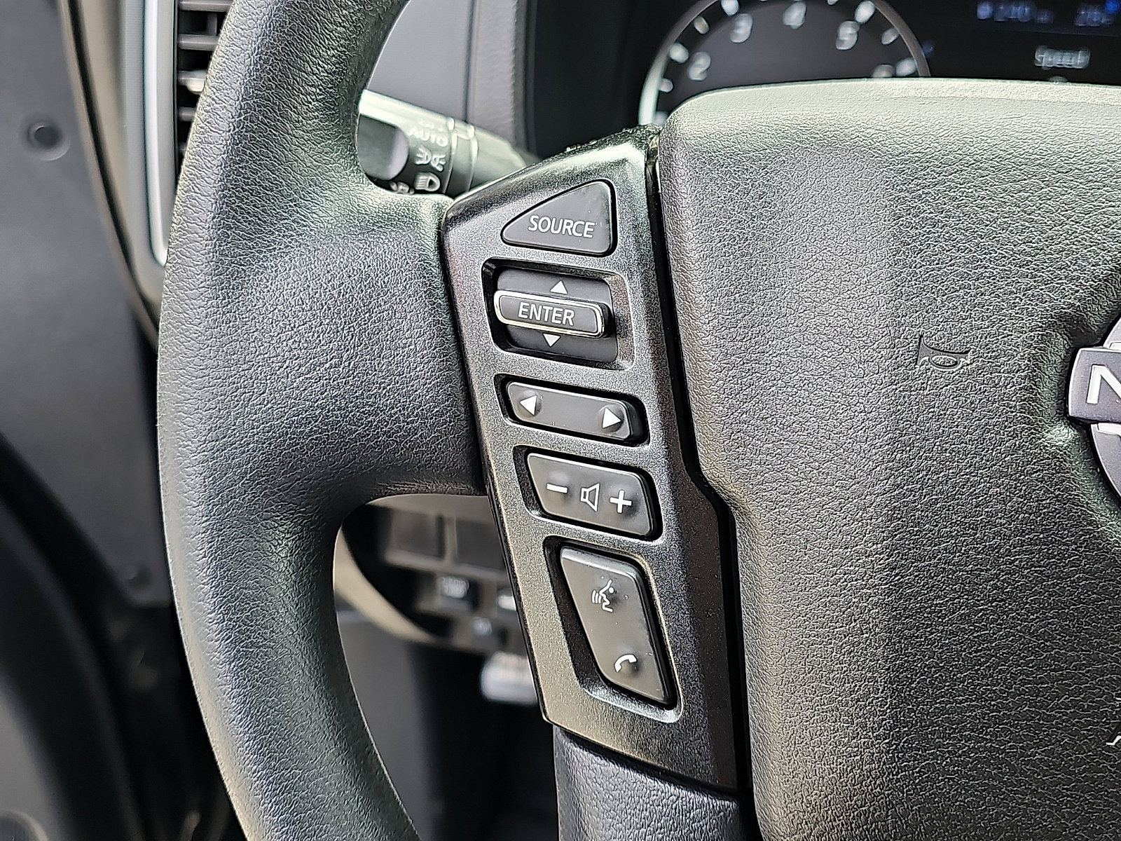 Certified 2024 Nissan Frontier SV image 21