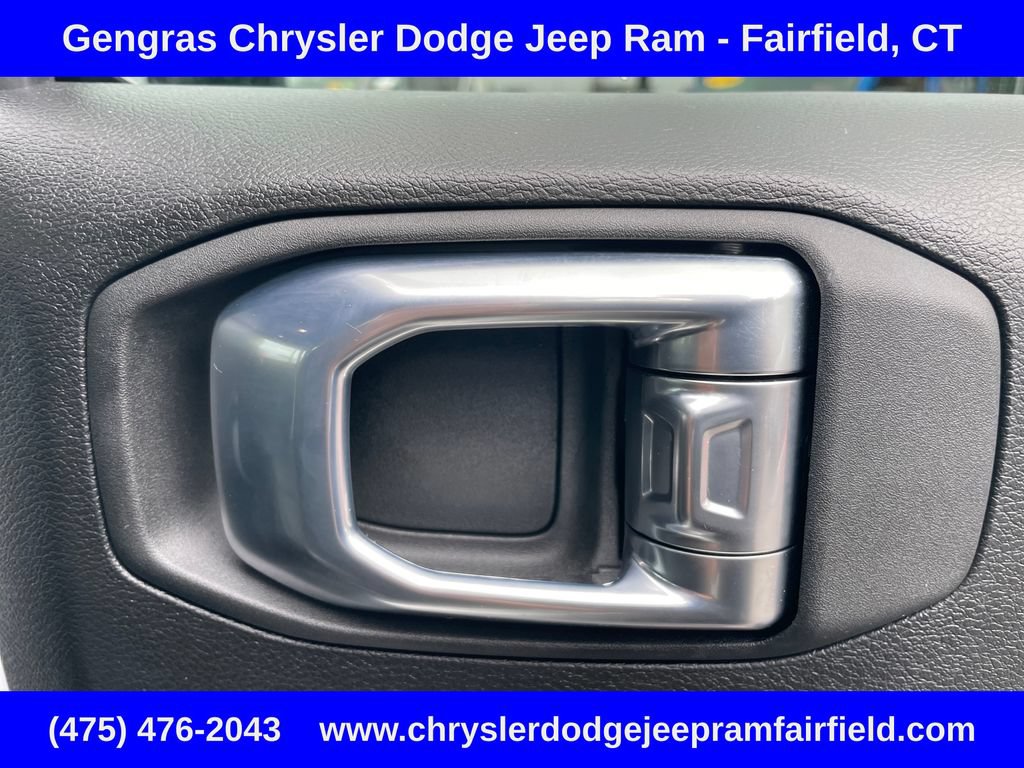 Used 2024 Jeep Wrangler Unlimited AWD/4WD image 25