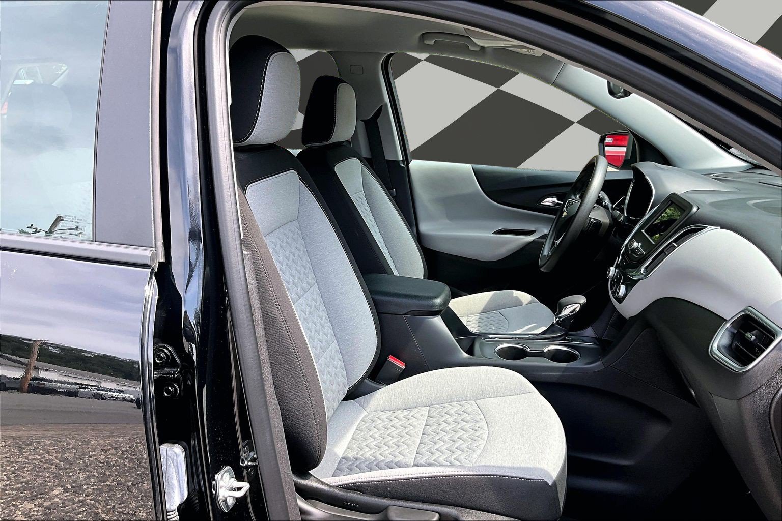 Used 2024 Chevrolet Equinox LS FWD image 7