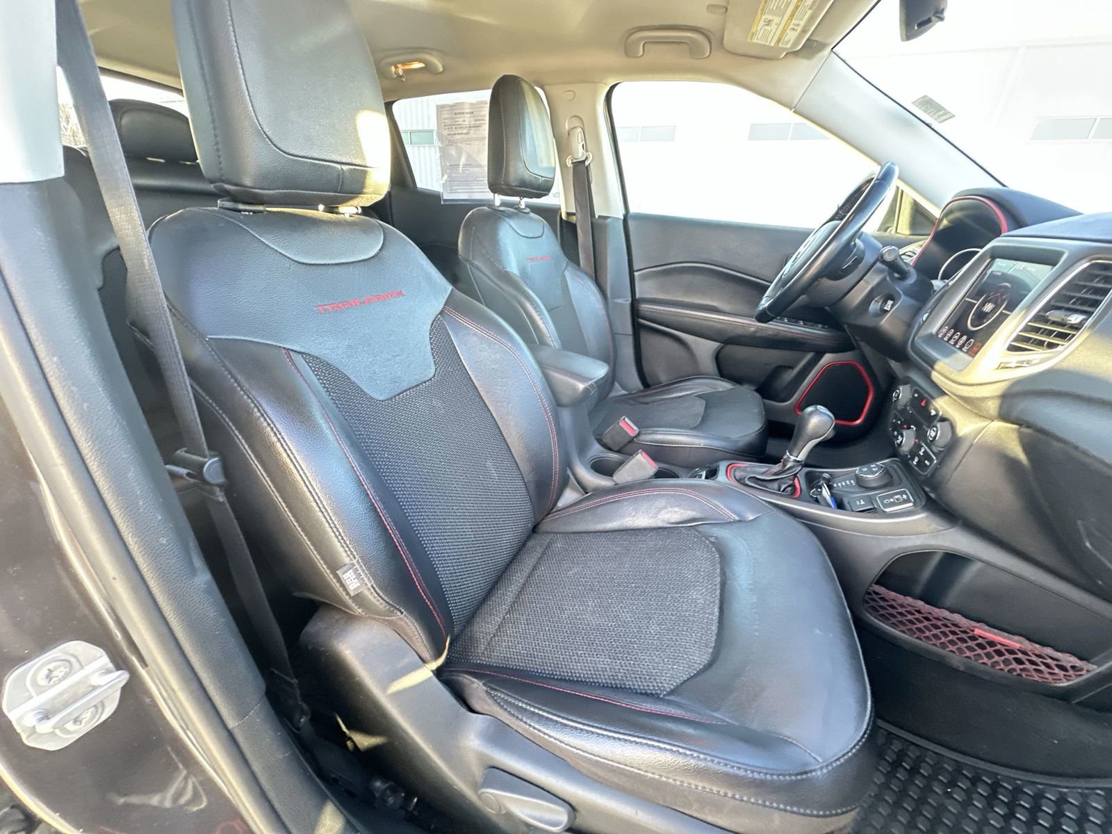Used 2020 Jeep Compass Trailhawk AWD/4WD image 28