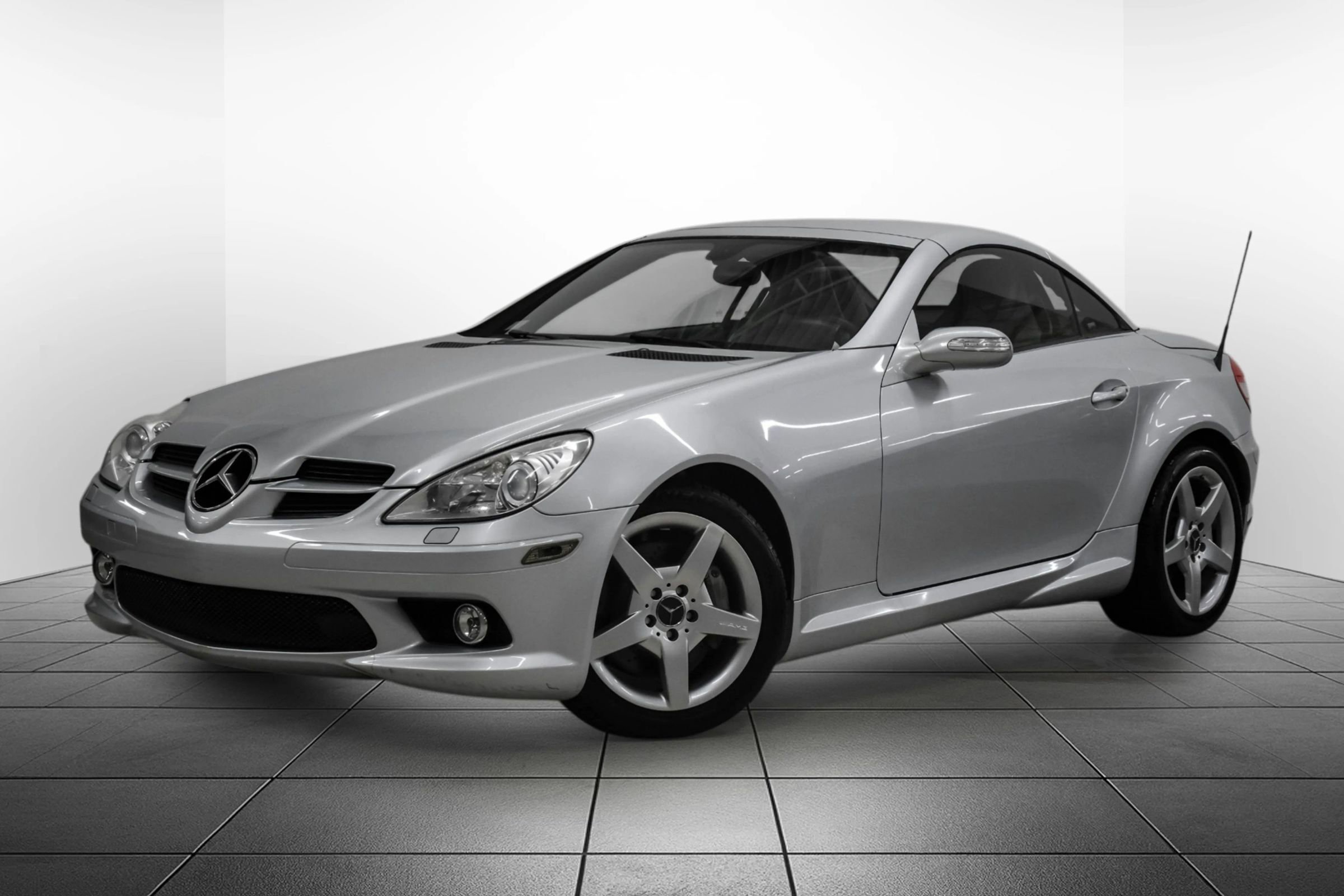 Used 2005 Mercedes-Benz SLK 350 image 5